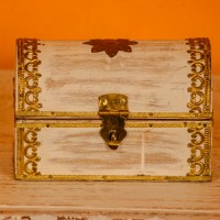 distressed white wooden jewellery box with brass work Indune