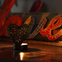 Create a delightful table décor with Heart t-light holders