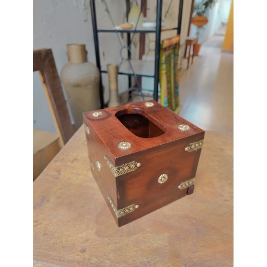 Wooden Square Tissue Box with Brassart Wooden Square Tissue Box with Brassart