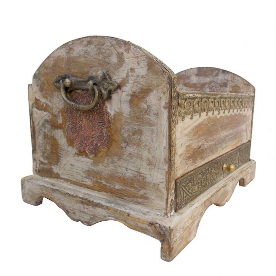 Distressed White Box Partitioned Lid - Case of Curiosities. Distressed White Box Partitioned Lid - Case of Curiosities.