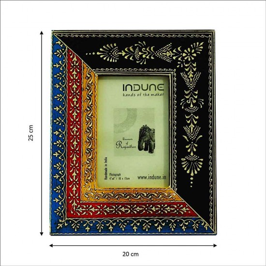 Traditional Wooden Photo Frame - Hand Painted 4 x 6 Inches Traditional Wooden Photo Frame - Hand Painted 4 x 6 Inches