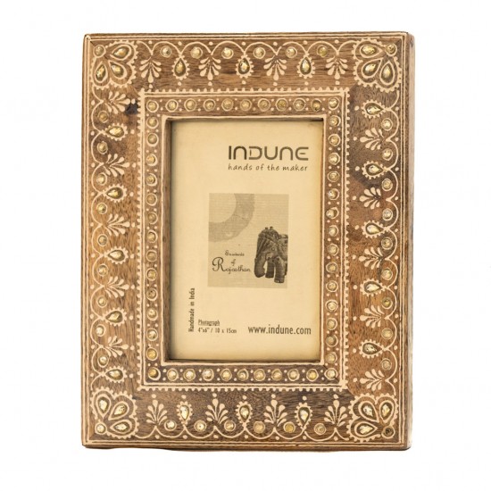 Natural Wood Photo Frame with embossed white coneart and beads