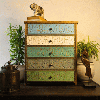 Traditional Vintage Wooden Chest of Drawers