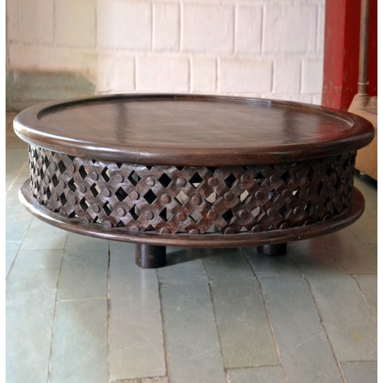 Hand Carved Low Cofee Table Brown Polished Hand Carved Low Cofee Table Brown Polished