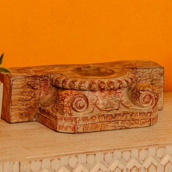 Reclaimed wood candle holder tabletop with red accent – handcrafted home décor