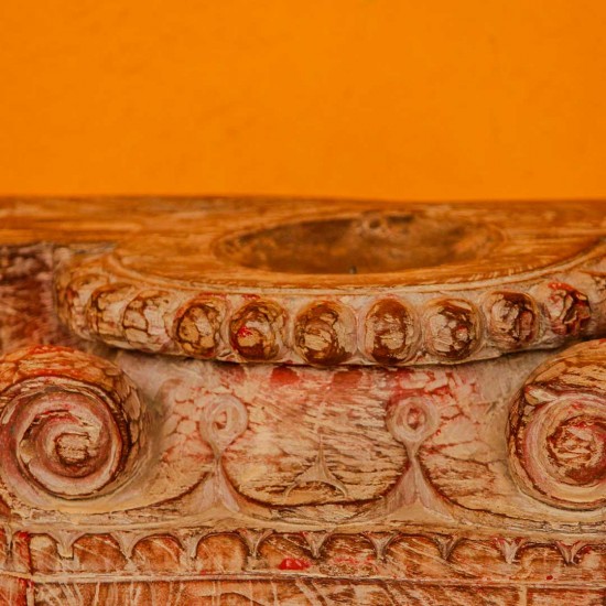 Reclaimed wood candle holder tabletop with red accent – handcrafted home décor