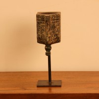 Antique Carved Wooden Bracket Fragment – Bright Green Genuine antique wooden bracket fragment with traces of original bright green pigment, hand-carved scrollwork edge detailing, mounted upright as a standalone decor piece.