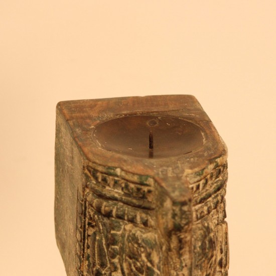 Antique Carved Wooden Bracket Fragment – Bright Green Genuine antique wooden bracket fragment with traces of original bright green pigment, hand-carved scrollwork edge detailing, mounted upright as a standalone decor piece.