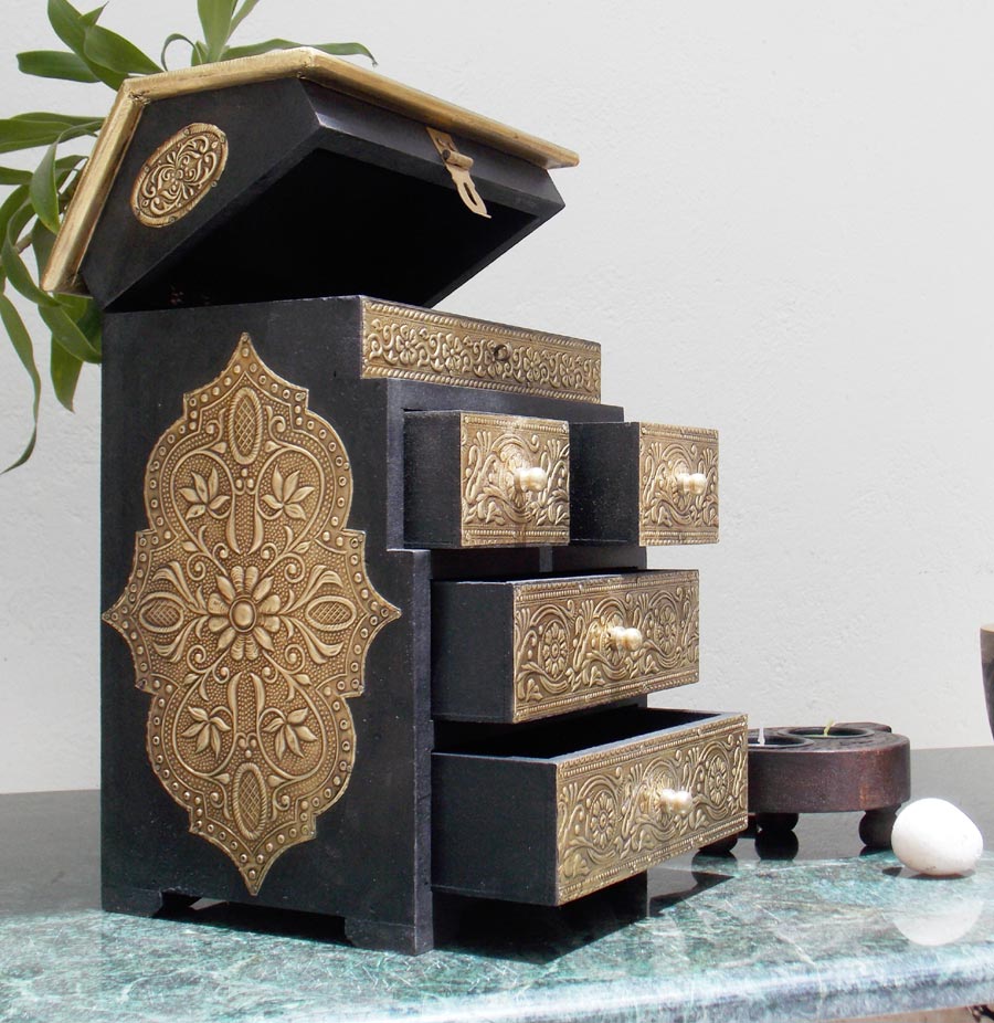 4 Dr Brass Hut