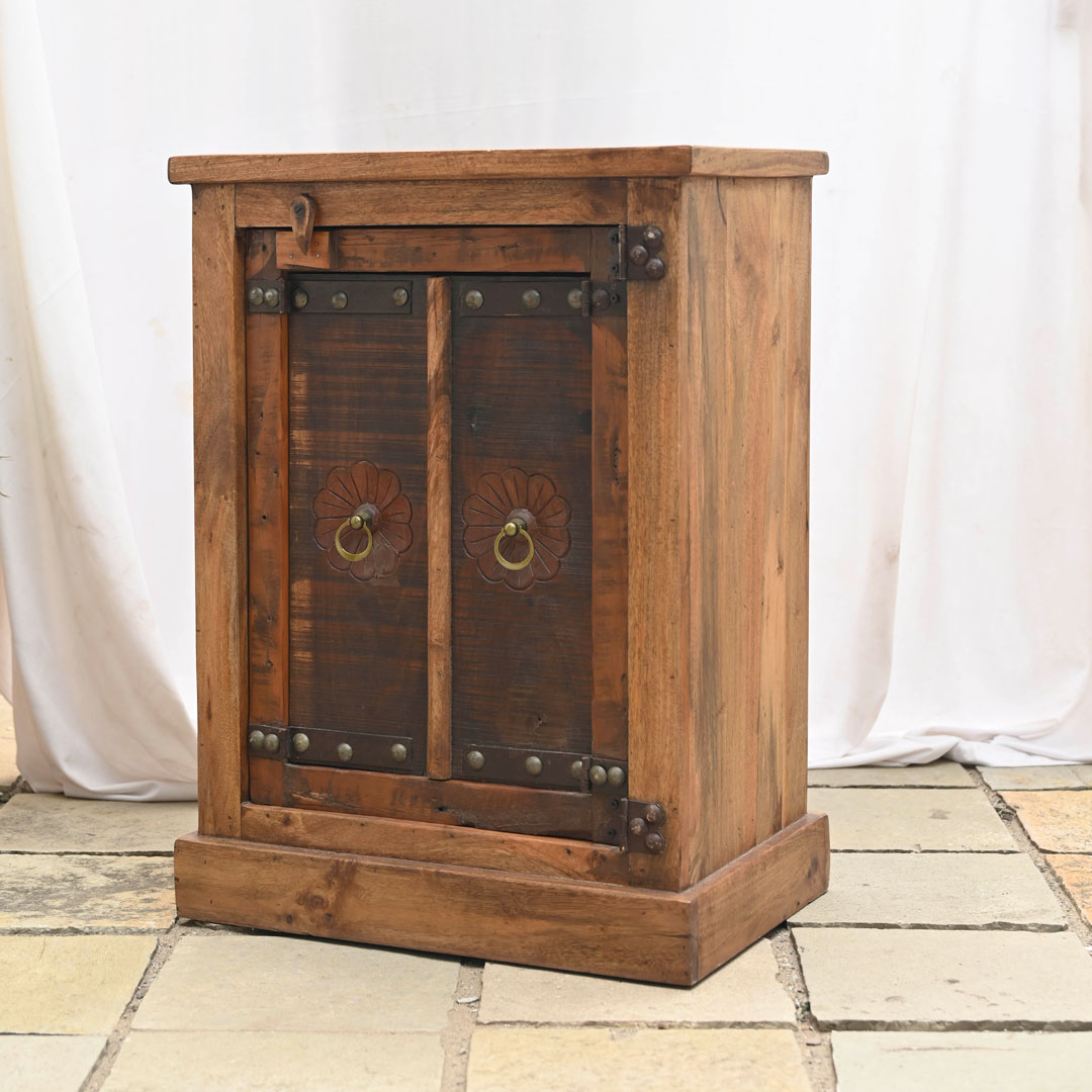 Wooden Cabinet with Flower Design Handle, Brass Hinges, and Two Shelves